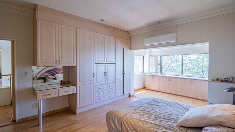 5 Bedroom Property for Sale in Glenvista Gauteng