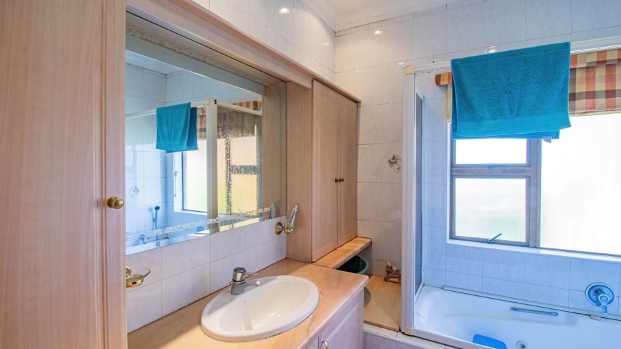 5 Bedroom Property for Sale in Glenvista Gauteng