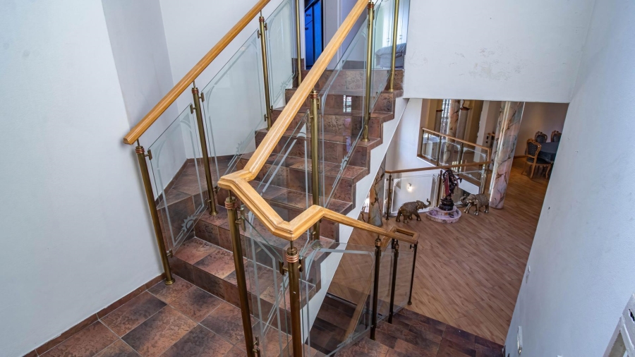 5 Bedroom Property for Sale in Glenvista Gauteng