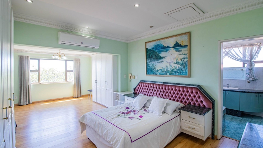 5 Bedroom Property for Sale in Glenvista Gauteng