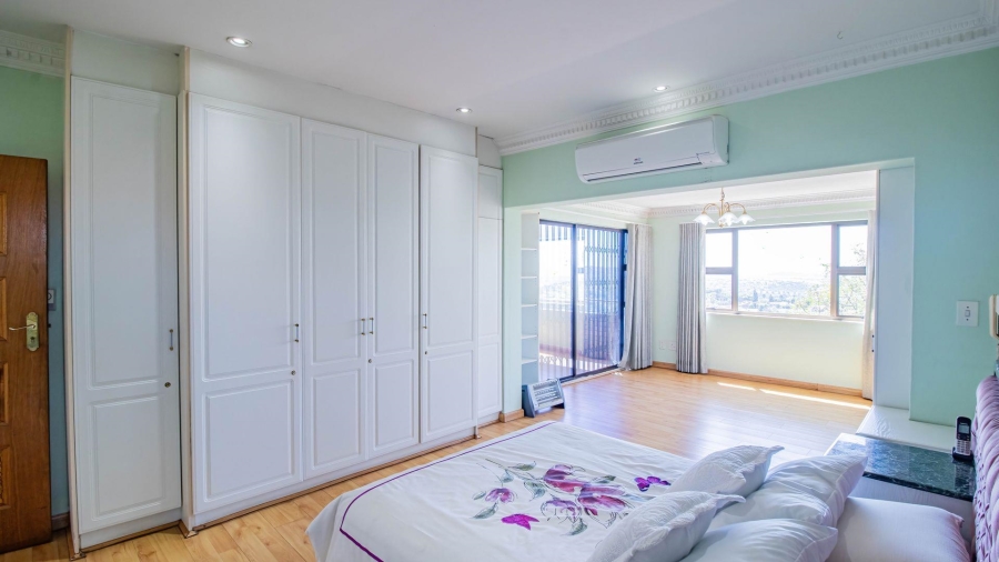 5 Bedroom Property for Sale in Glenvista Gauteng