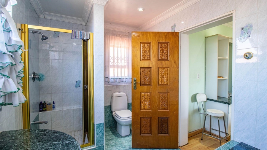 5 Bedroom Property for Sale in Glenvista Gauteng