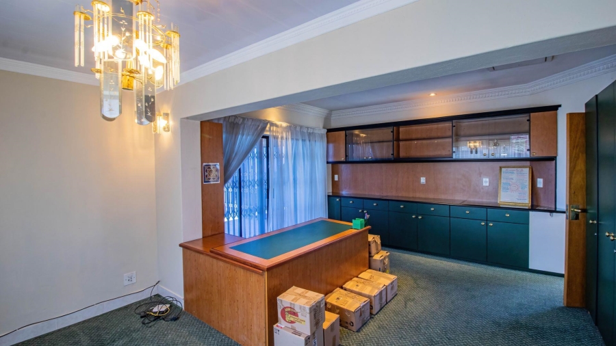 5 Bedroom Property for Sale in Glenvista Gauteng