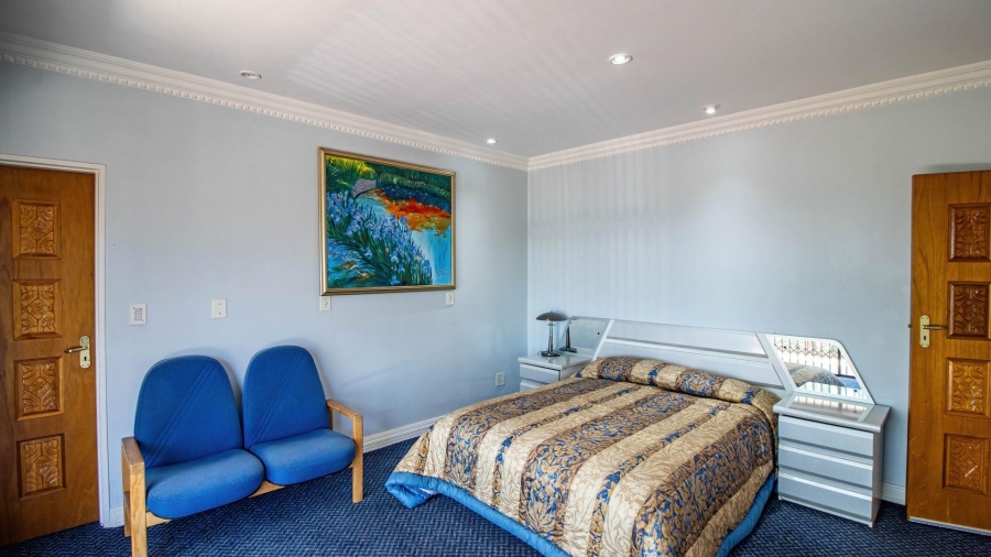 5 Bedroom Property for Sale in Glenvista Gauteng