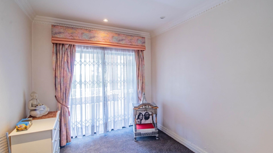 5 Bedroom Property for Sale in Glenvista Gauteng