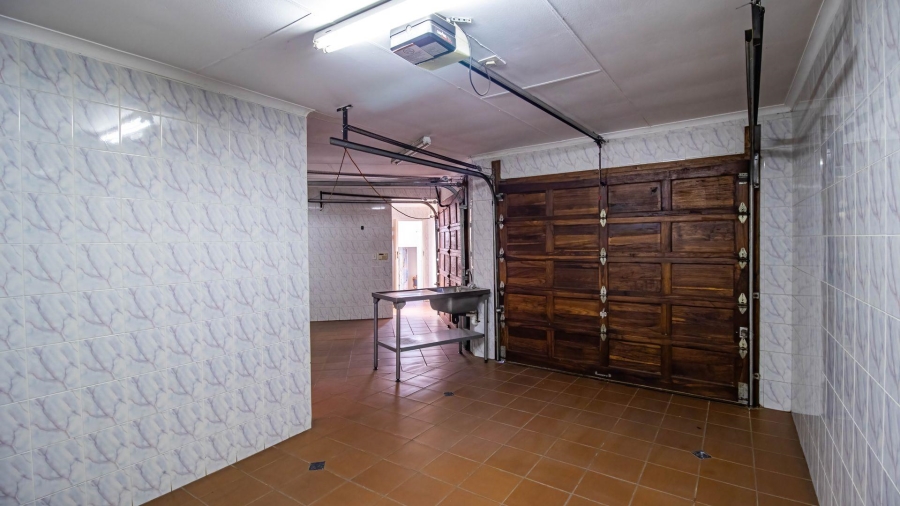 5 Bedroom Property for Sale in Glenvista Gauteng