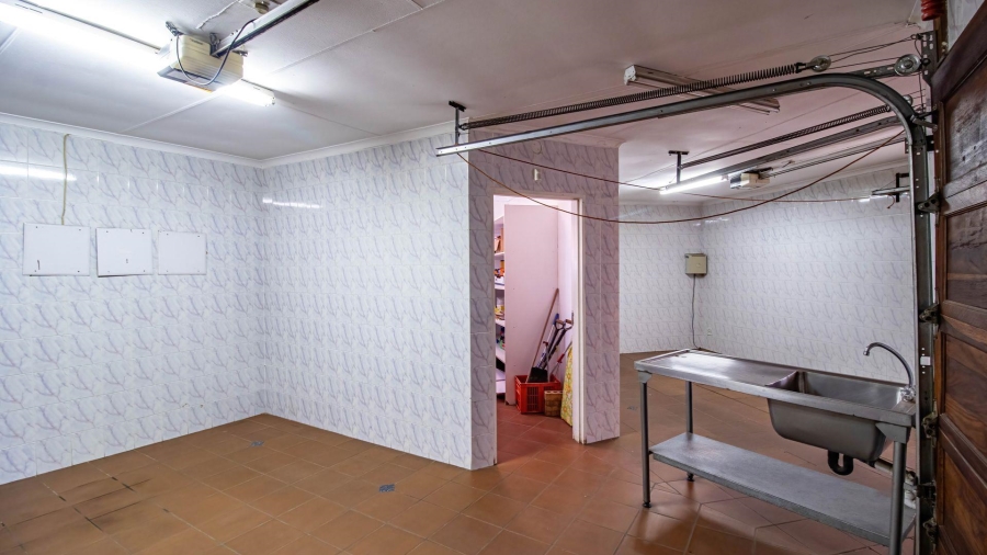 5 Bedroom Property for Sale in Glenvista Gauteng