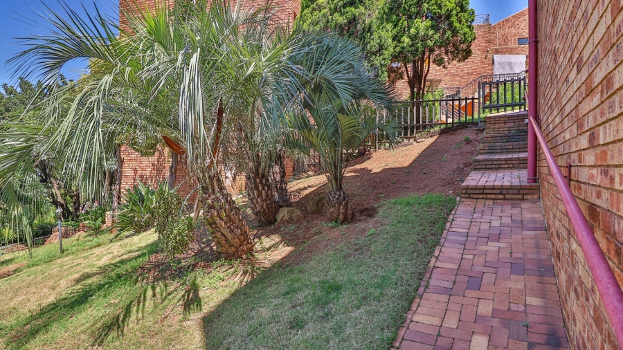 5 Bedroom Property for Sale in Glenvista Gauteng