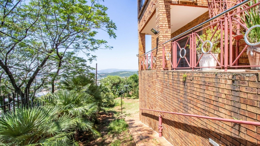 5 Bedroom Property for Sale in Glenvista Gauteng