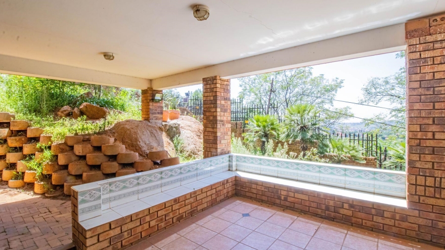 5 Bedroom Property for Sale in Glenvista Gauteng