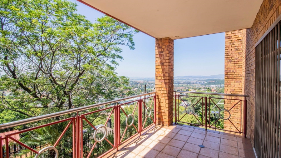 5 Bedroom Property for Sale in Glenvista Gauteng