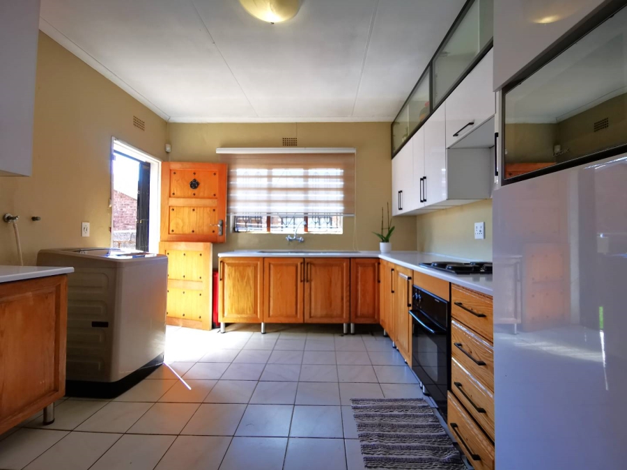 To Let 3 Bedroom Property for Rent in Mabuya Park Gauteng