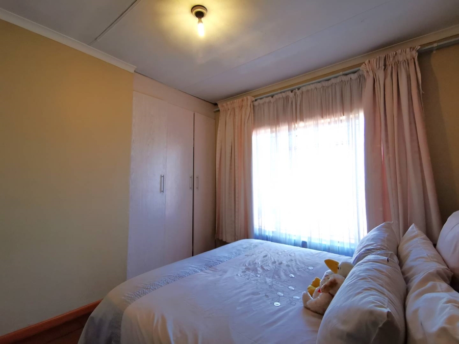 To Let 3 Bedroom Property for Rent in Mabuya Park Gauteng