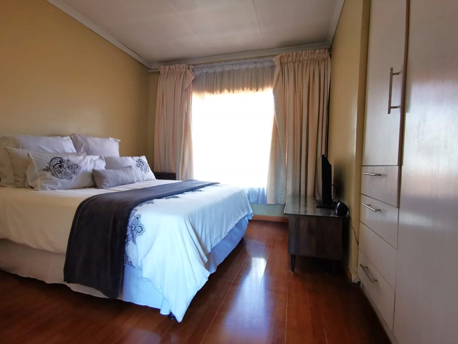 To Let 3 Bedroom Property for Rent in Mabuya Park Gauteng