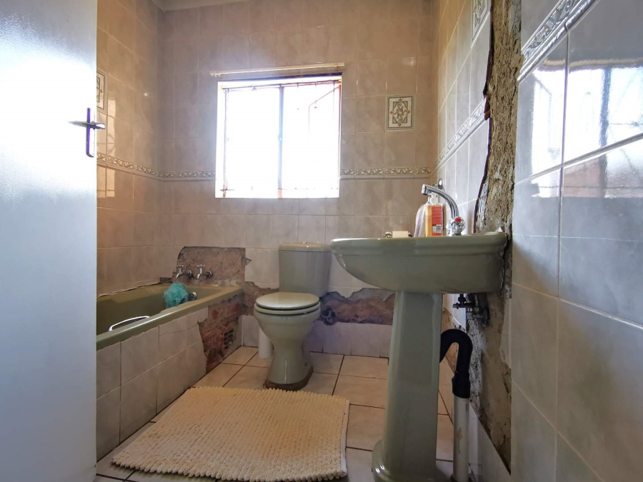 To Let 3 Bedroom Property for Rent in Mabuya Park Gauteng