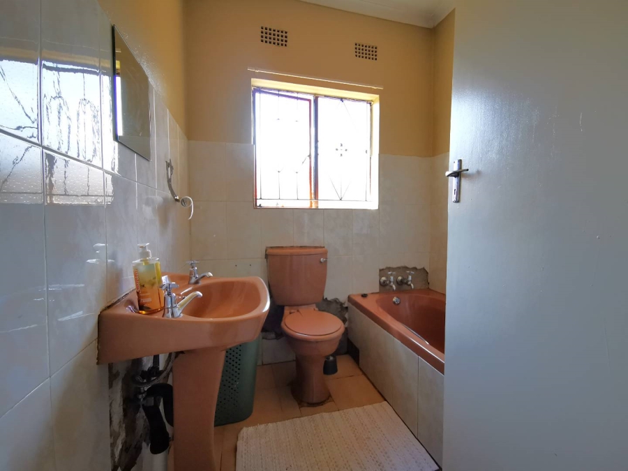 To Let 3 Bedroom Property for Rent in Mabuya Park Gauteng