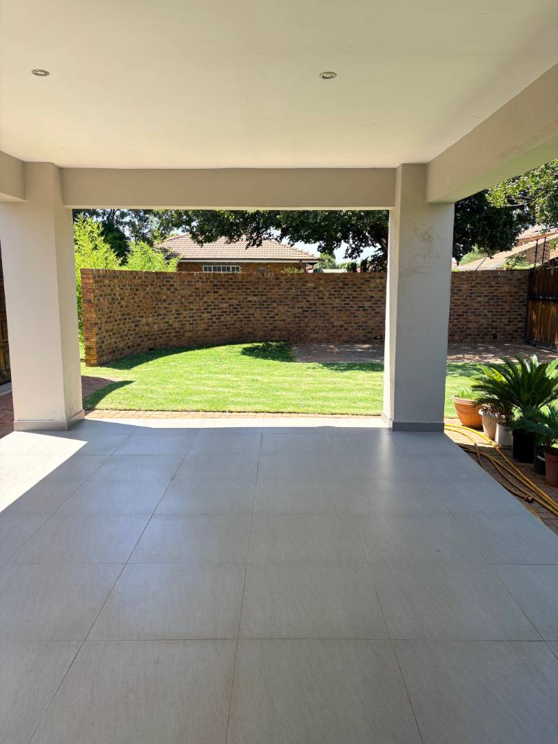 2 Bedroom Property for Sale in Ravenswood Gauteng