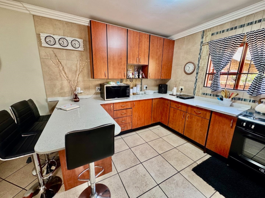 3 Bedroom Property for Sale in Bartlett Gauteng