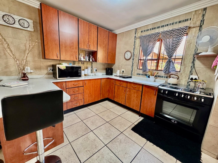 3 Bedroom Property for Sale in Bartlett Gauteng