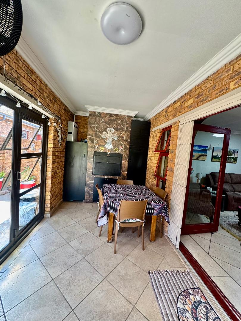 3 Bedroom Property for Sale in Bartlett Gauteng