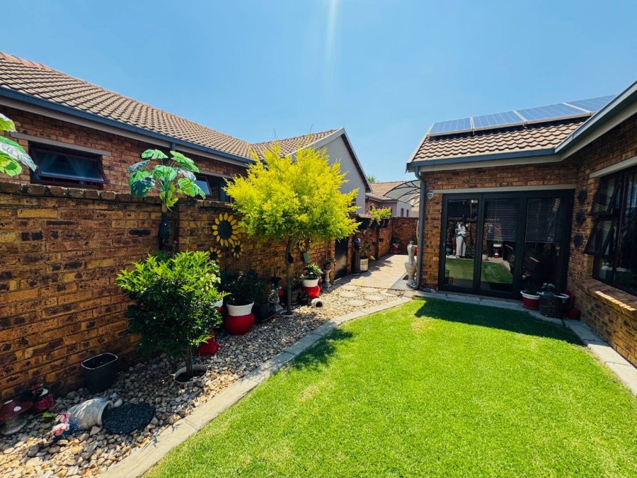 3 Bedroom Property for Sale in Bartlett Gauteng