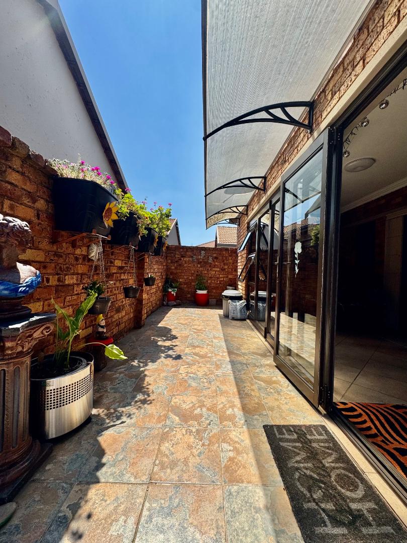 3 Bedroom Property for Sale in Bartlett Gauteng