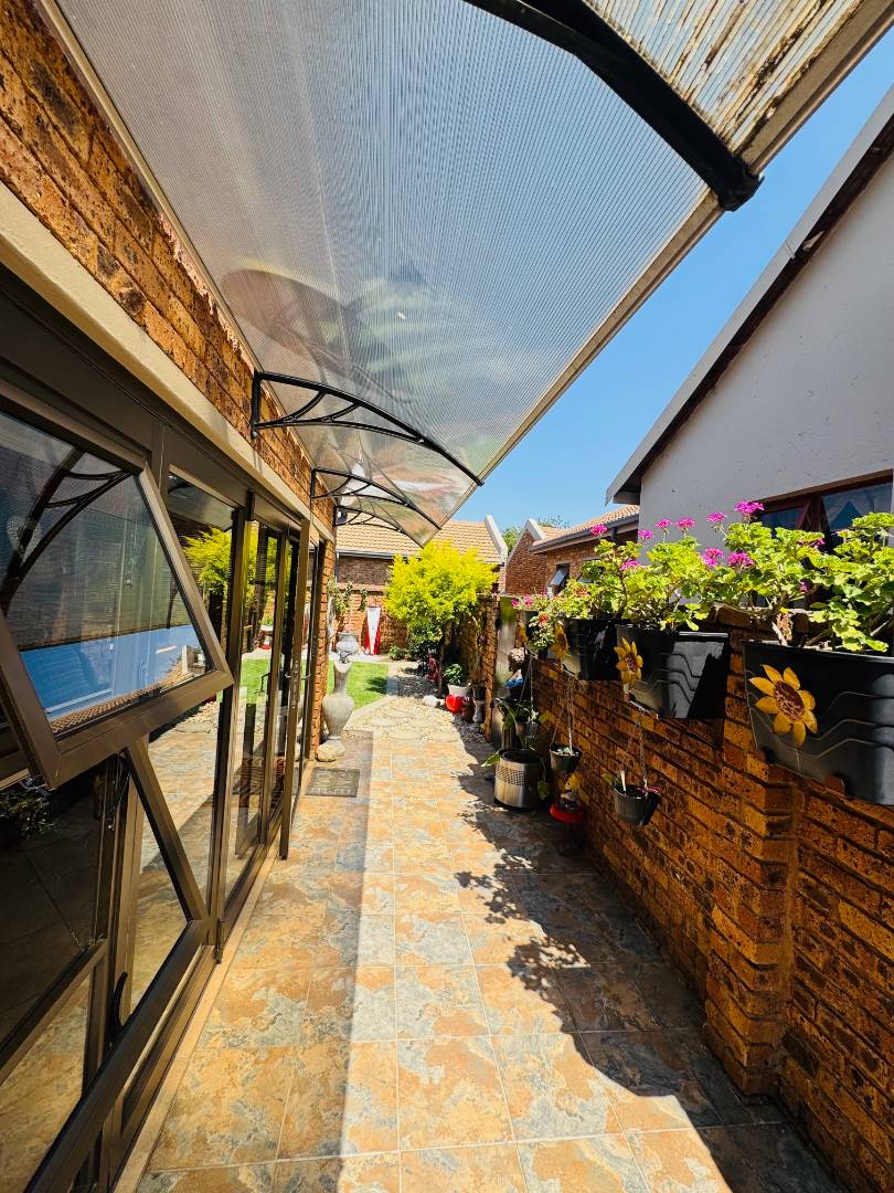 3 Bedroom Property for Sale in Bartlett Gauteng