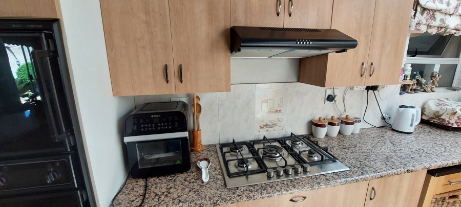 3 Bedroom Property for Sale in Bassonia Gauteng