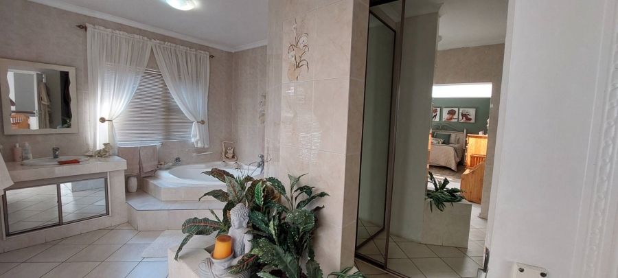 3 Bedroom Property for Sale in Bassonia Gauteng