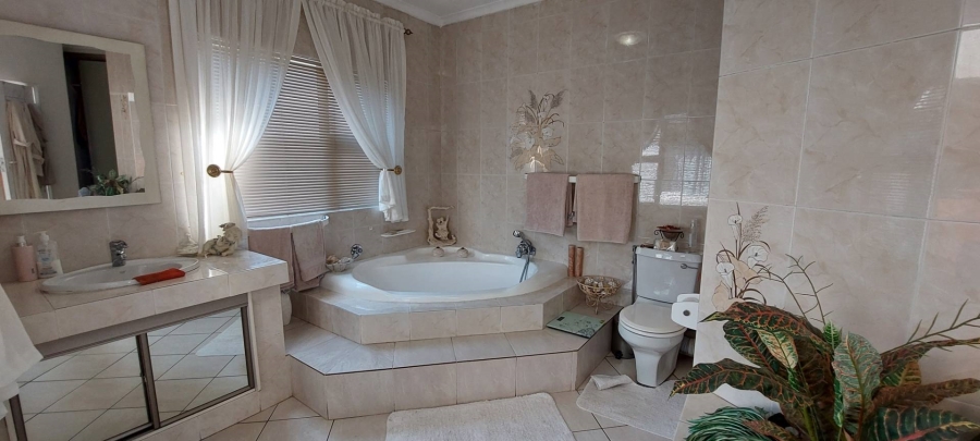 3 Bedroom Property for Sale in Bassonia Gauteng