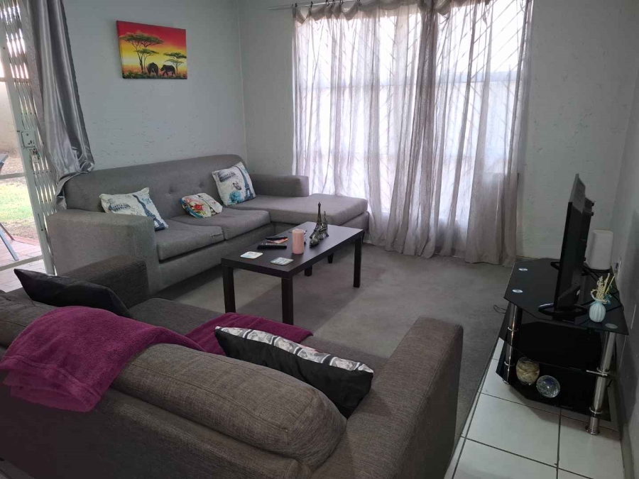 1 Bedroom Property for Sale in Brackendowns Gauteng