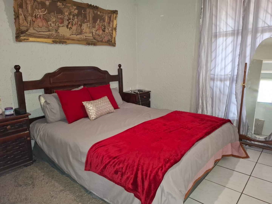 1 Bedroom Property for Sale in Brackendowns Gauteng