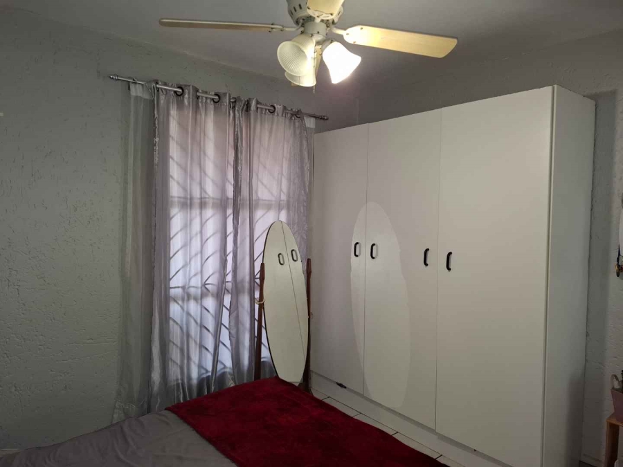 1 Bedroom Property for Sale in Brackendowns Gauteng