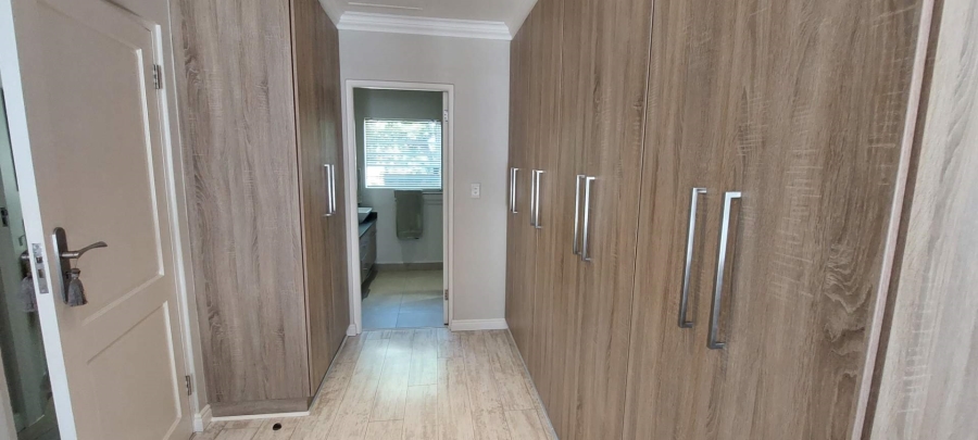 5 Bedroom Property for Sale in Bassonia Gauteng