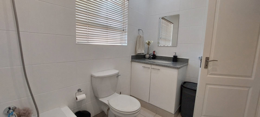 5 Bedroom Property for Sale in Bassonia Gauteng