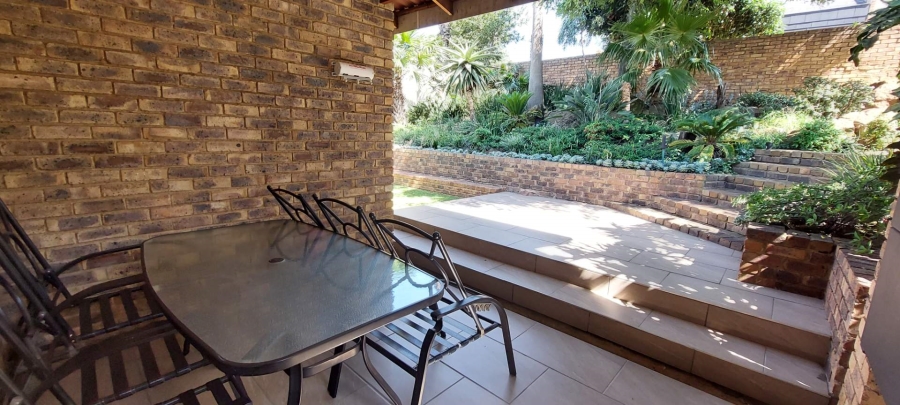 5 Bedroom Property for Sale in Bassonia Gauteng