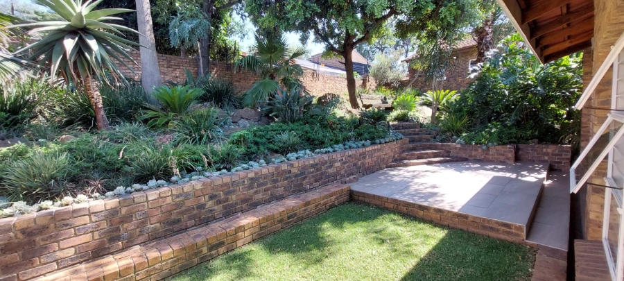 5 Bedroom Property for Sale in Bassonia Gauteng