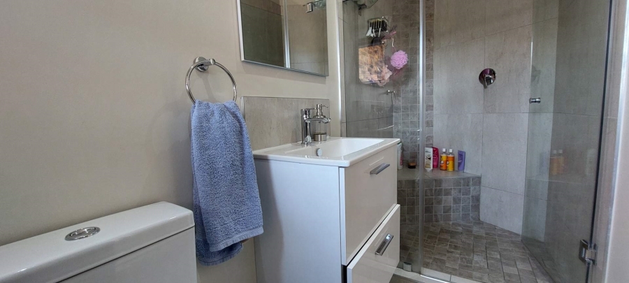 5 Bedroom Property for Sale in Bassonia Gauteng