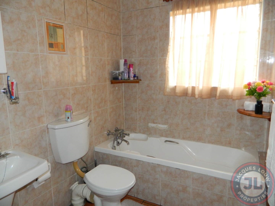 To Let 2 Bedroom Property for Rent in New Redruth Gauteng