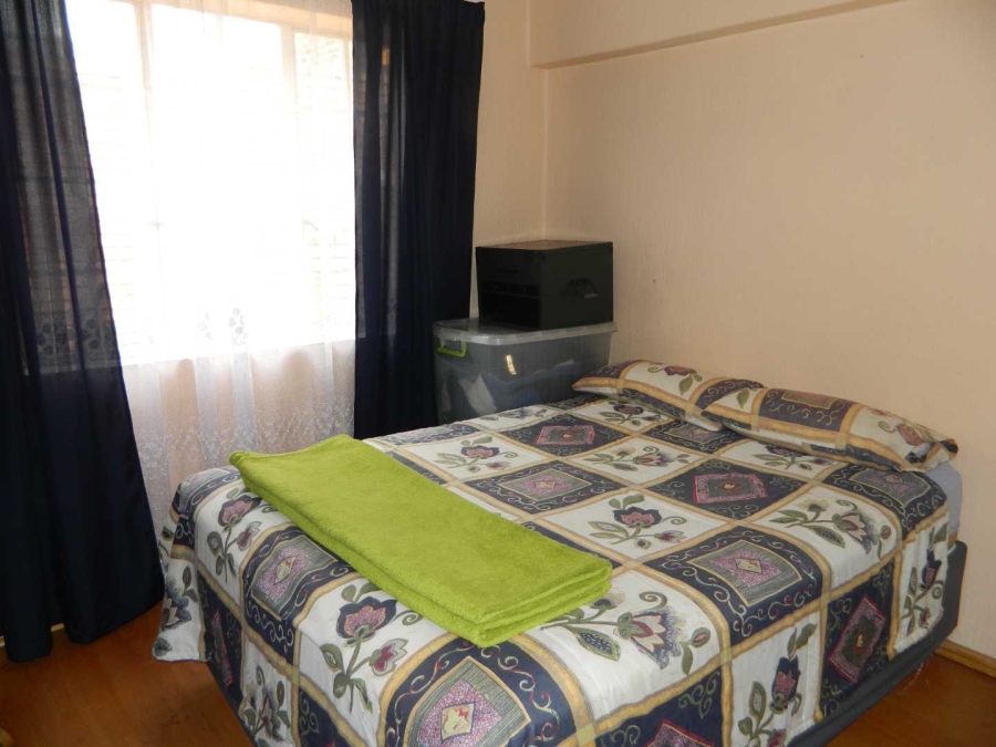 To Let 2 Bedroom Property for Rent in New Redruth Gauteng