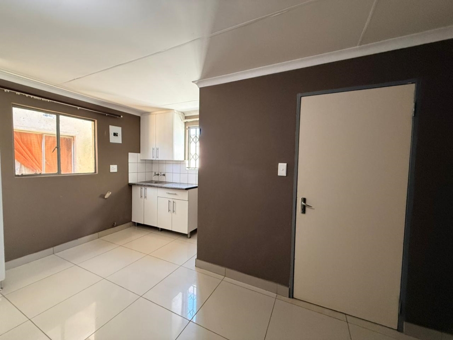1 Bedroom Property for Sale in Roodepoort Gauteng