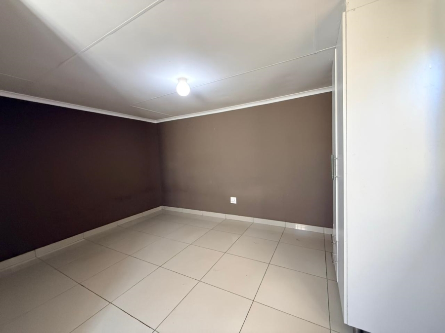 1 Bedroom Property for Sale in Roodepoort Gauteng