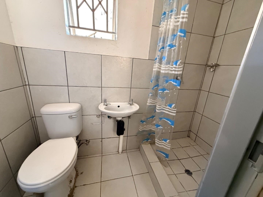 To Let 1 Bedroom Property for Rent in Roodepoort Gauteng