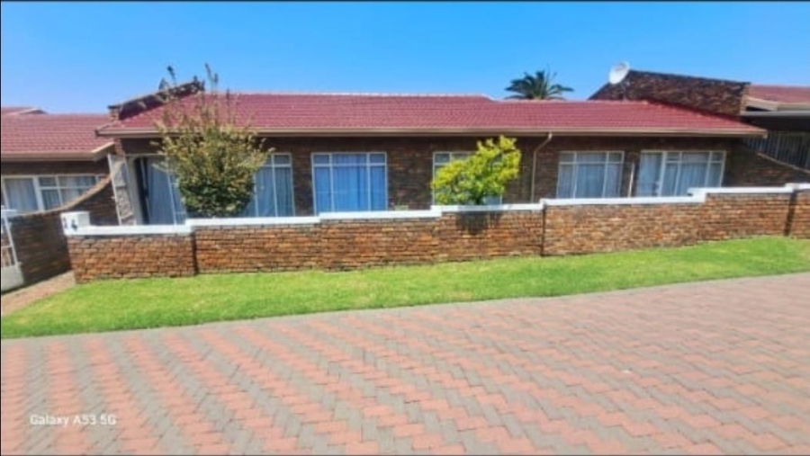 3 Bedroom Property for Sale in Birchleigh Gauteng