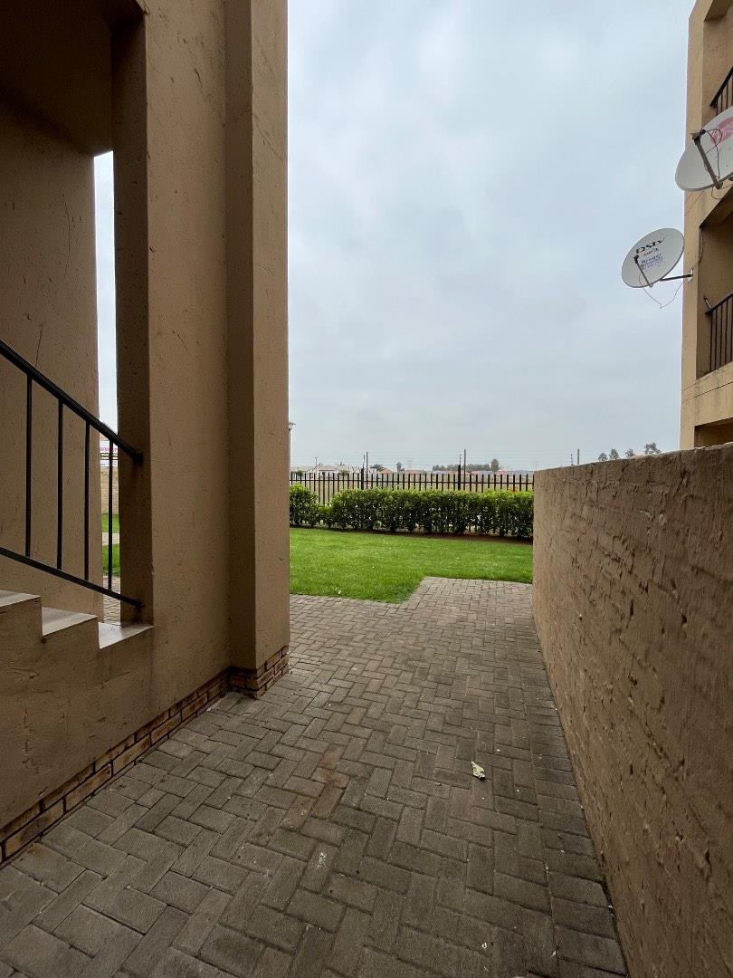 2 Bedroom Property for Sale in Albertsdal Gauteng