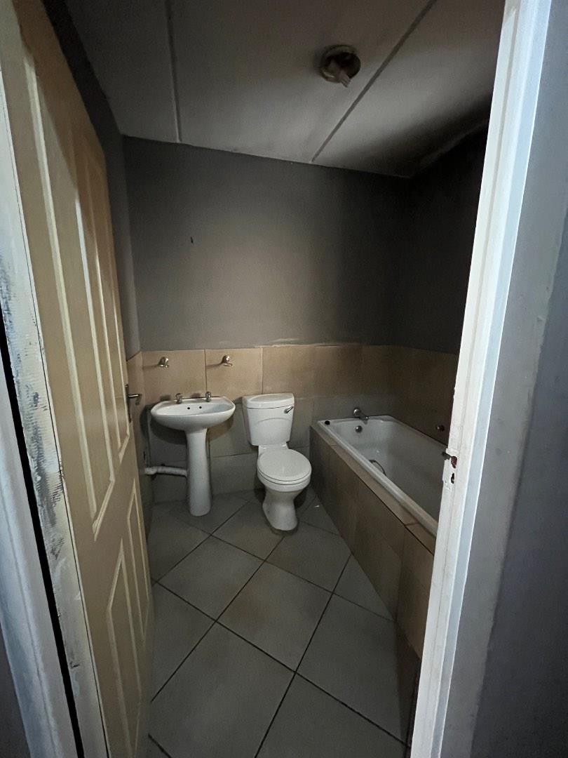 2 Bedroom Property for Sale in Albertsdal Gauteng