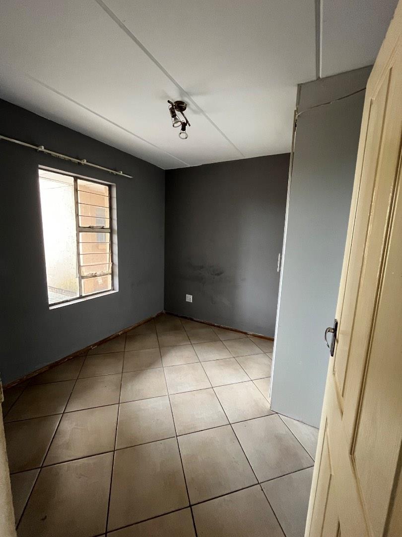 2 Bedroom Property for Sale in Albertsdal Gauteng
