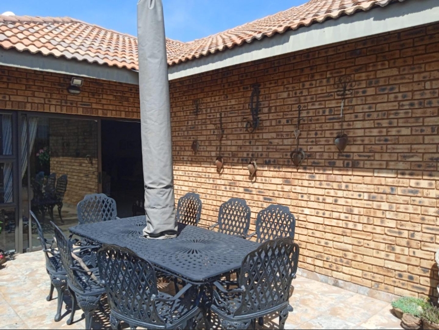 3 Bedroom Property for Sale in New Redruth Gauteng
