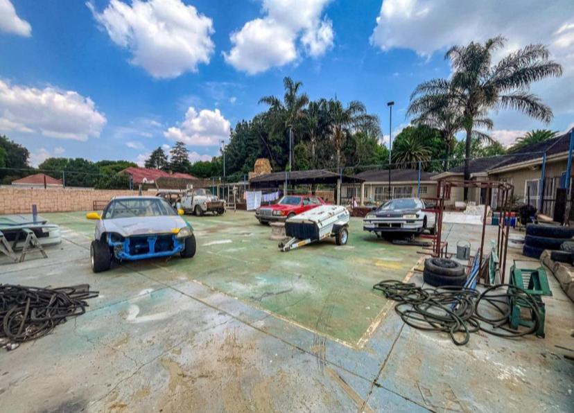 5 Bedroom Property for Sale in Lambton Gauteng