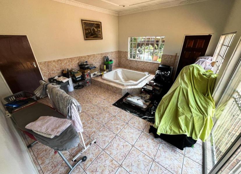 5 Bedroom Property for Sale in Lambton Gauteng